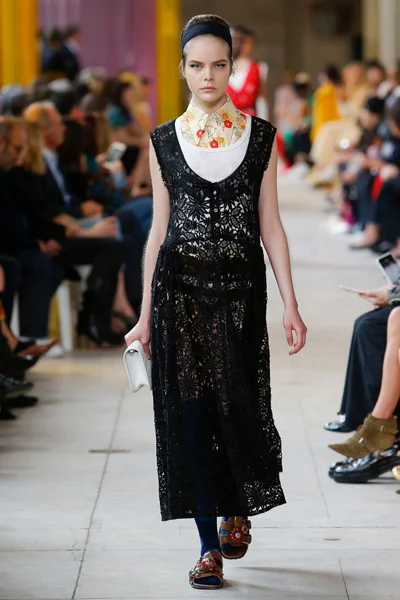 Look 50